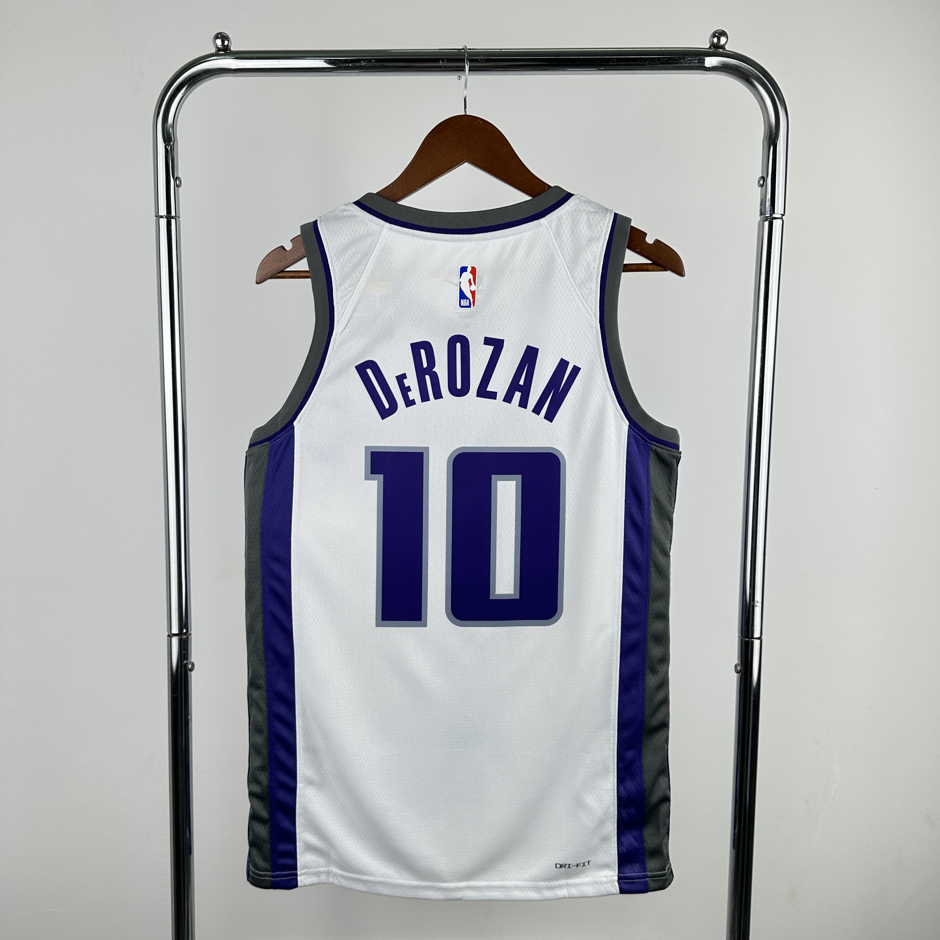 Men Sacramento Kings #10 Derozan White Season Nike 2024 NBA Jersey->sacramento kings->NBA Jersey